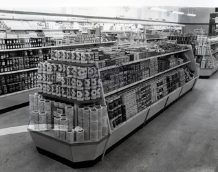Innenansicht eines Woolworths-Geschäfts, 1956